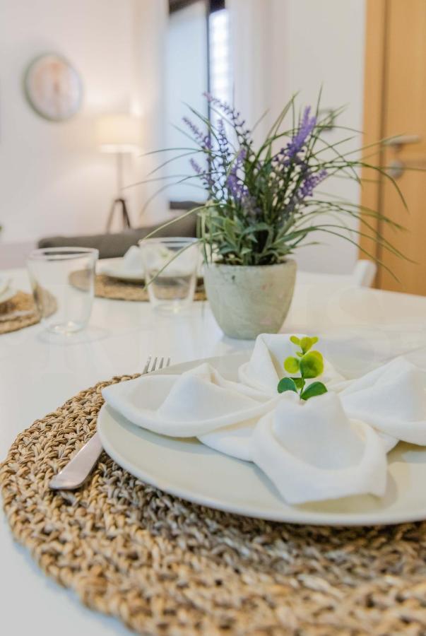 Relaxing Apartment With Community Pool & Parking- Center Málaga Exterior foto
